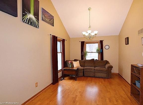 5th image of 860 Hearthstone Ct