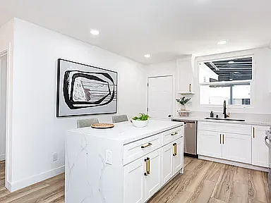 3 bed, 1081 sqft, $3,500 — Photo 4