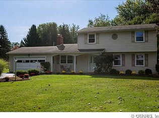 24 Hampton Way, Penfield, NY 14526