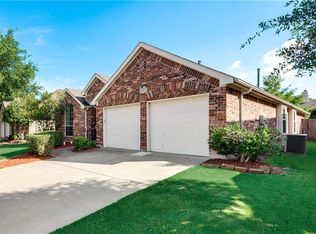 6819 Lagoon Dr, Grand Prairie, TX 75054