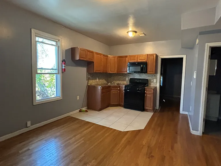417 15th Ave #2 — Photo 3