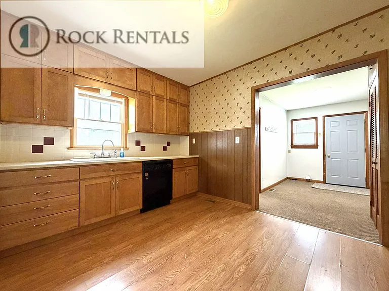 601 W 8th Ave — Photo 7