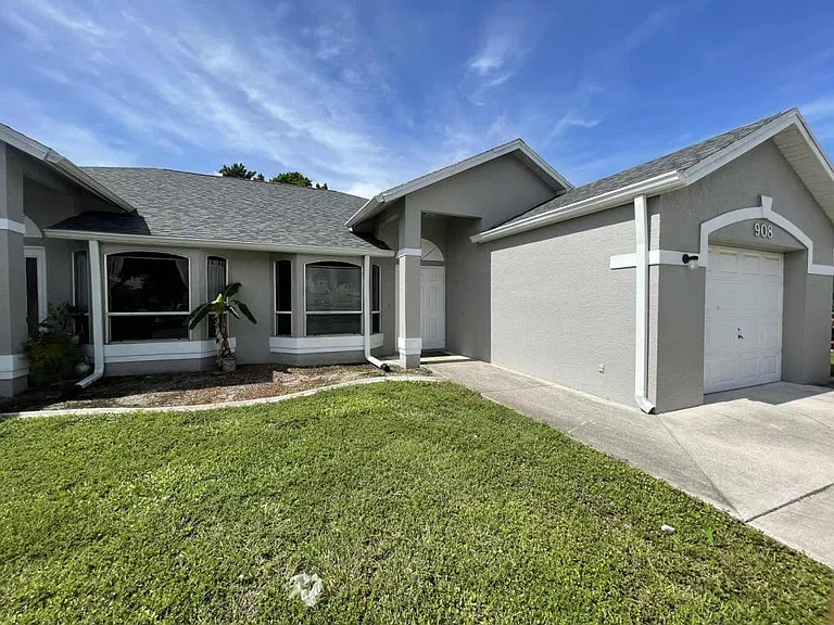 906 Cape Coral Pkwy W — Photo 2