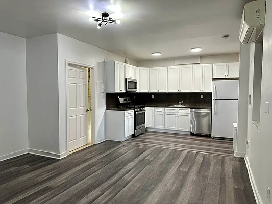 Rented by Compass | media 2