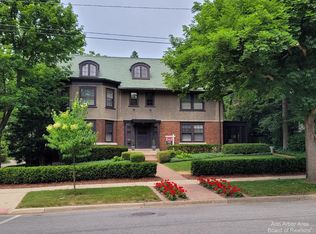 1601 Cambridge Rd, Ann Arbor, MI 48104