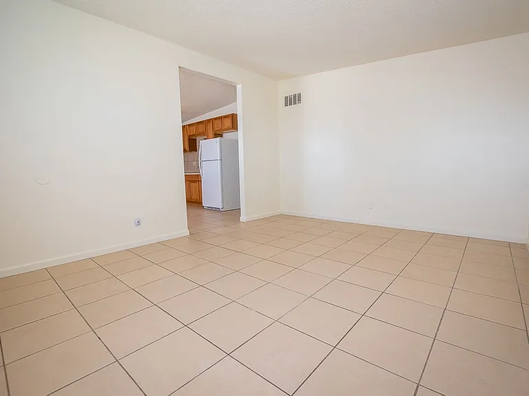4937 E De Medici Dr — Photo 3