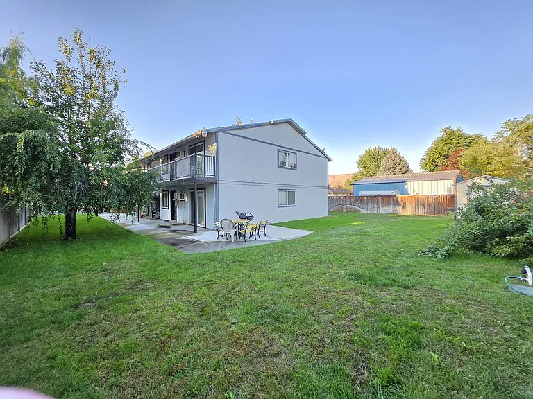 404 Belle Ave #2 — Photo 20