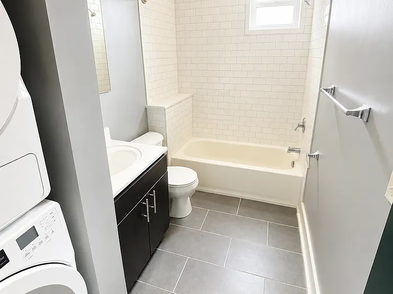 1656 Broadway Ave #201 — Photo 7