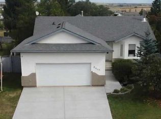 8802 S 117th Ave, Grande Prairie, AB T8X 1L8