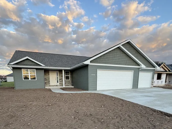 1546 Frontier Rd, Luxemburg, WI 54217