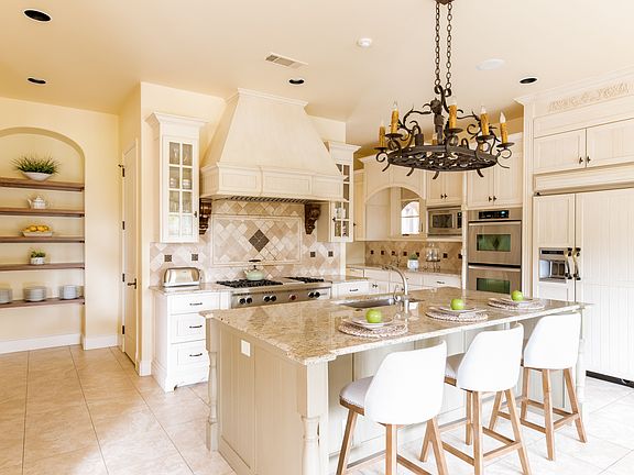 6637 Northaven-4.jpg