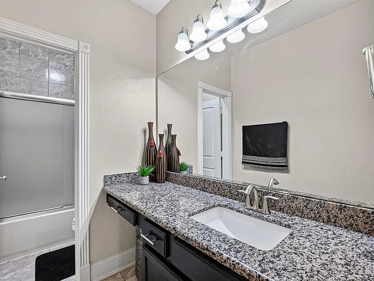 2624 Holbrook Springs Ln — Photo 24