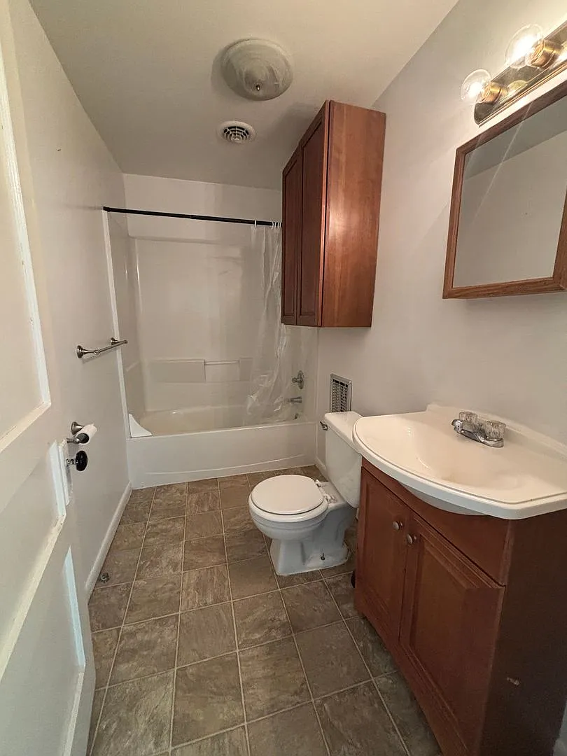 61 Columbia Ave — Photo 4