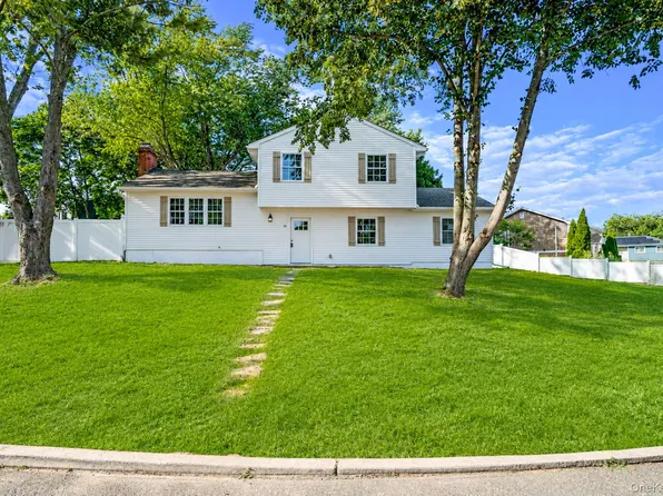 18 Joyce Drive, Riverhead, NY 11901
