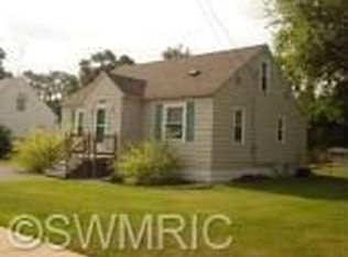 2214 Baldwin St, Jenison, MI 49428