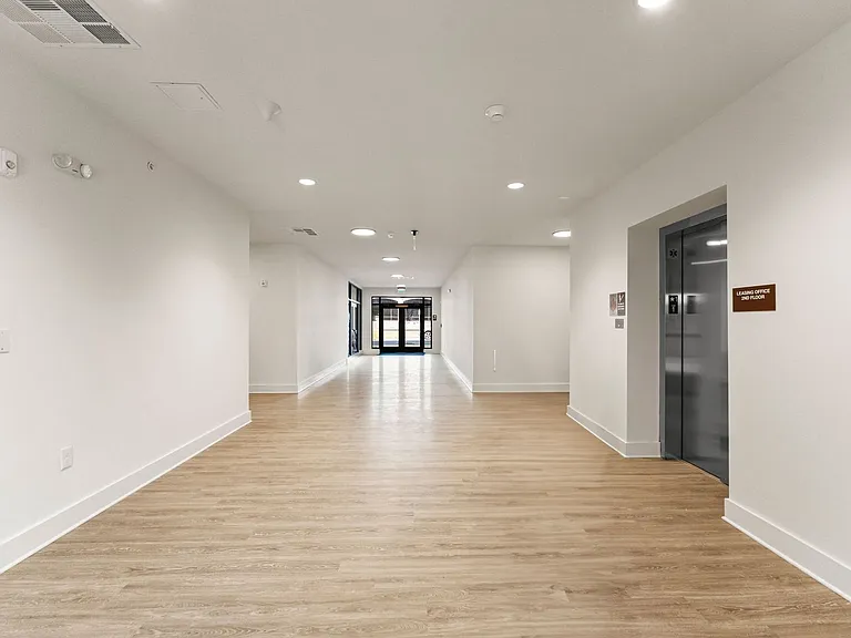 175 W Black St #201 — Photo 31
