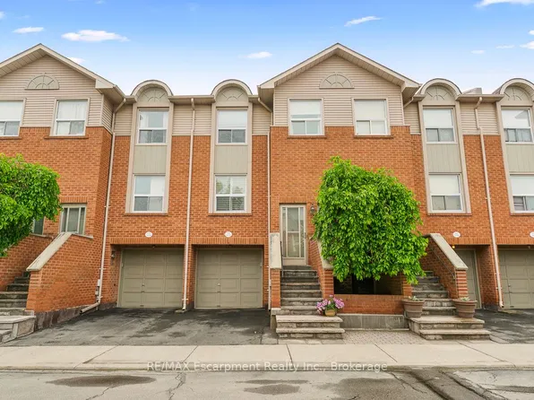 1570 Reeves Gate #5, Oakville, ON L6M 3J3