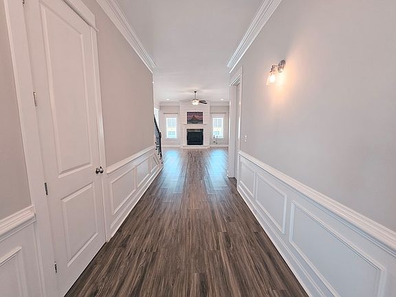 3rd image of 550 Paxton Loop