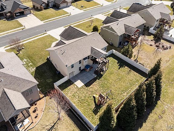 3rd image of 1239 Rutledge Dr