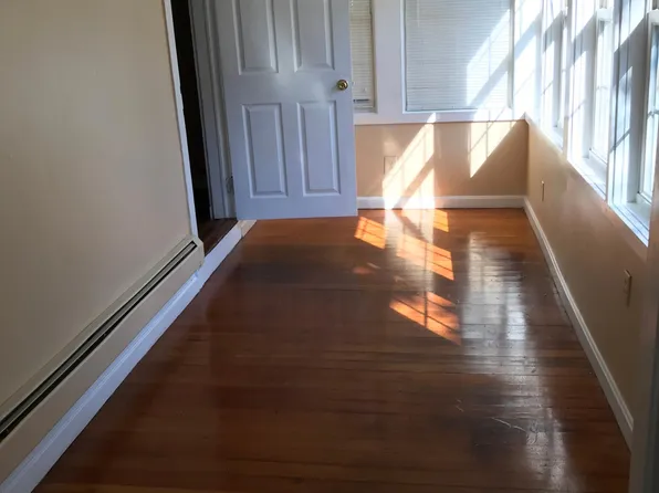 315 Knight St, Woonsocket, RI 02895