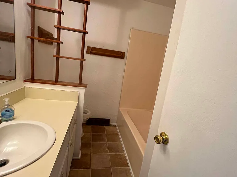 2829 Luce St — Photo 3