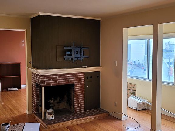 4th image of 172 Terra Vista Ave