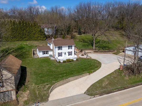6400 Valley Dr, Bettendorf, IA 52722