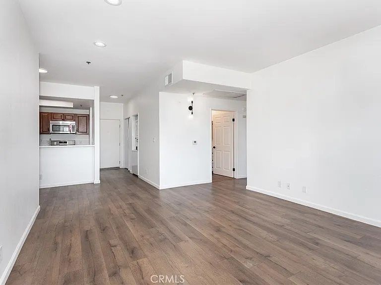 19350 Sherman Way #208 — Photo 10