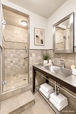 Bathroom, photo 1
