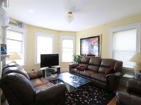 3rd image of 19 Park Ave