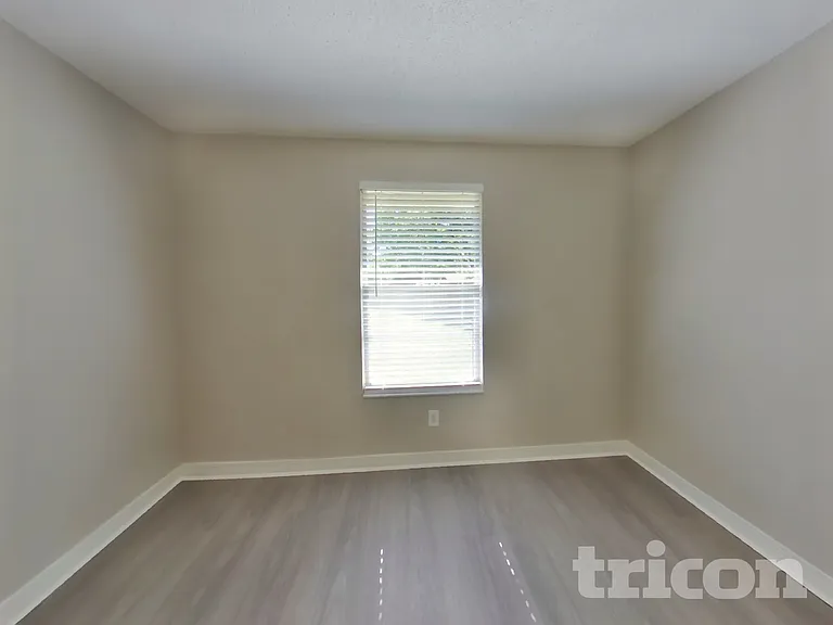 1715 Farm Way — Photo 10