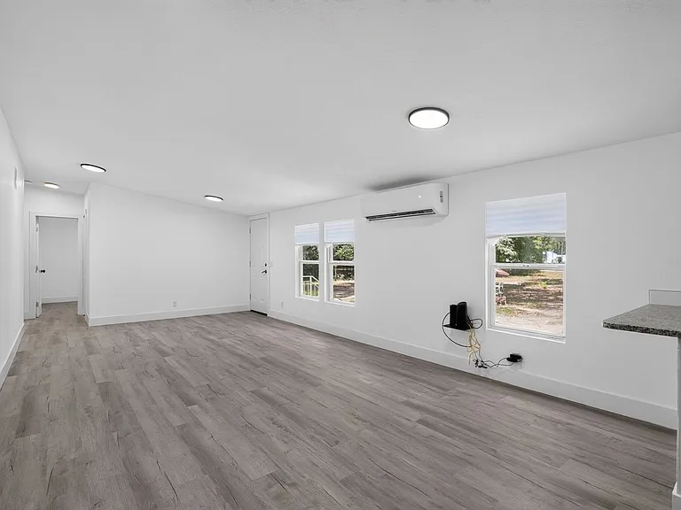 7180 SW 19th Pl — Photo 10