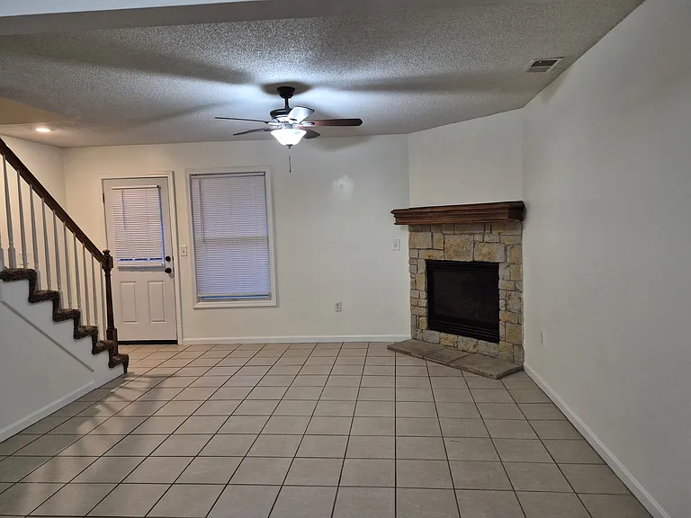 822 E 167th Ct — Photo 3