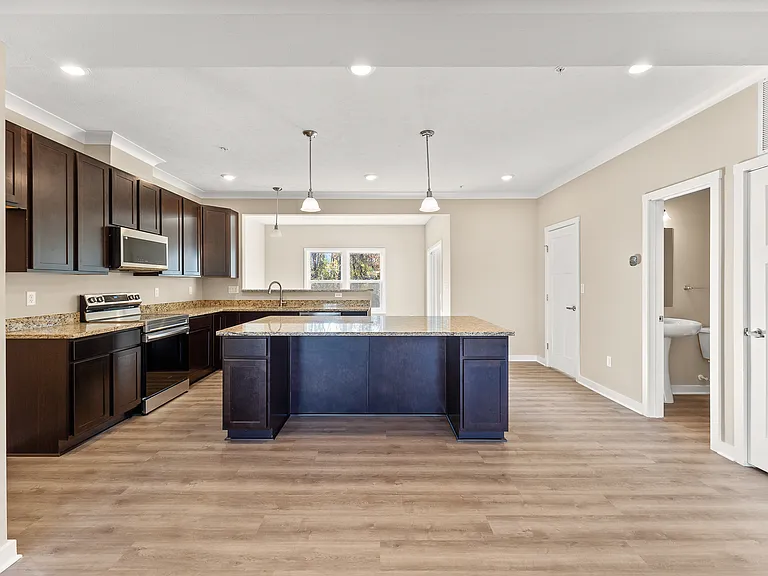 705 Ravenshire Ct — Photo 5