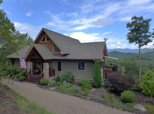 240 Stars Hollow Dr, Franklin, NC 28734