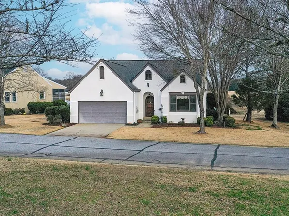 106 Village Rd, Greenwood, SC 29649