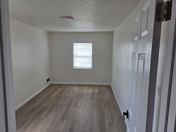 5th image of 108 Ball St APT 3