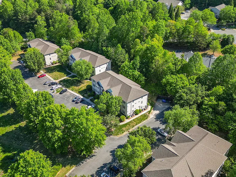 323 Ivy Glen Ct — Photo 27