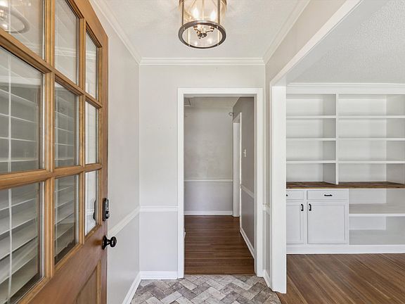 4th image of 5103 Woodlark Ave