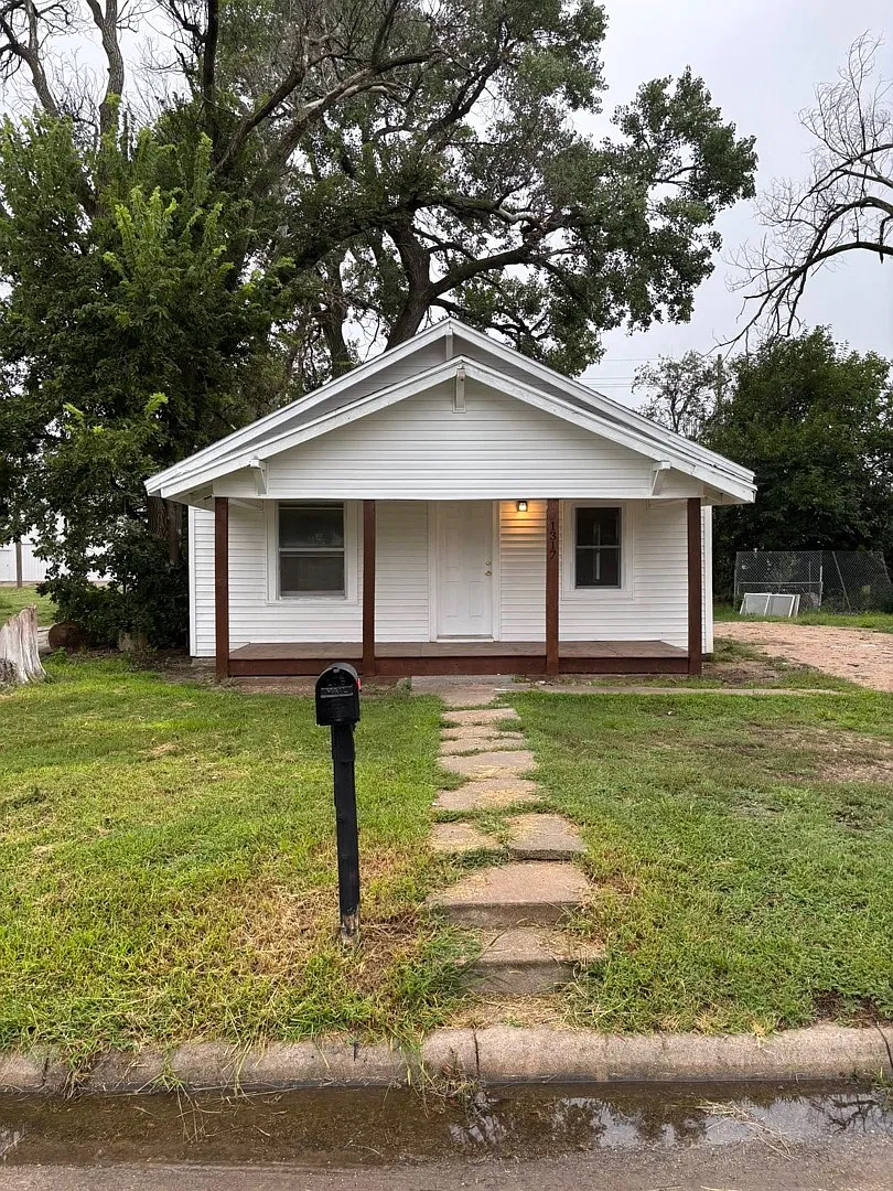 1317 E 5th Ave — Photo 4
