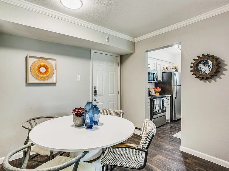 Weston Medical Center Apartments — Photo 14