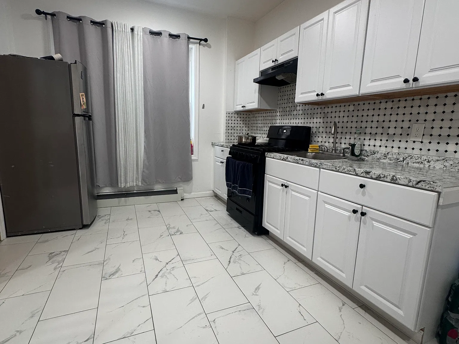 2 bed, $2,300 — Photo 1