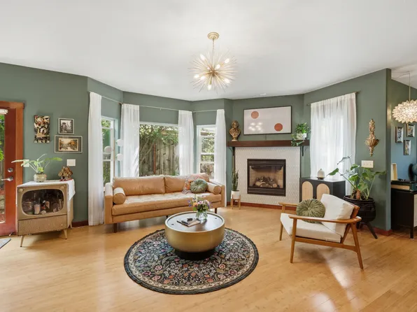 62 N Mountain Ave, Ashland, OR 97520