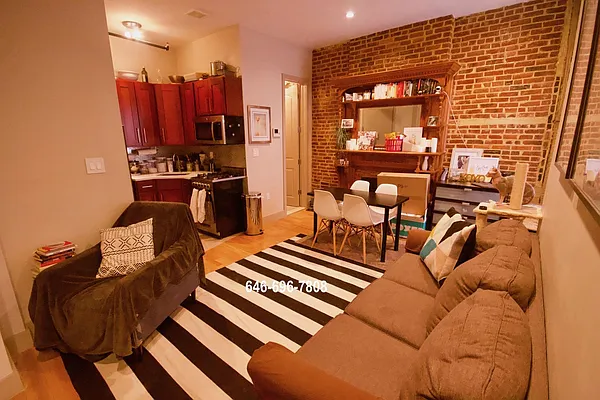 Rented by Meller Maayan S | media 32