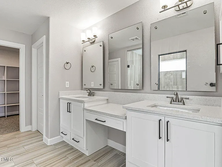 13082 Oakhampton Ave — Photo 31