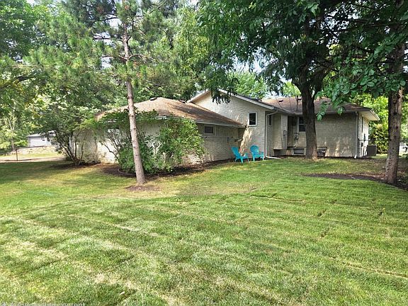 2nd image of 558 113th Ln NW