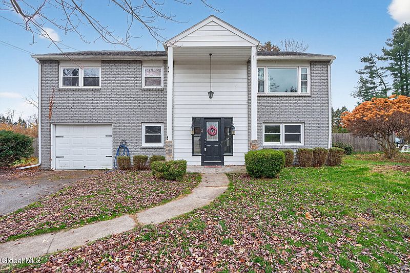 2nd image of 3 Greenway Drive
