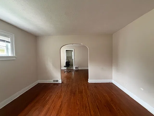 1241 Bissell St - 1 — Photo 1
