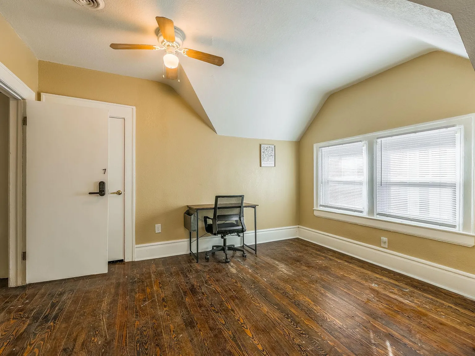 4 bed, 4.0 bath, 2577 sqft, $767 — Photo 3
