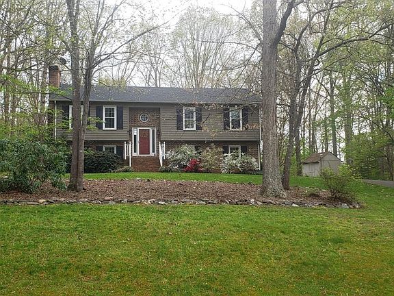 3rd image of 90 Sparrow Dr